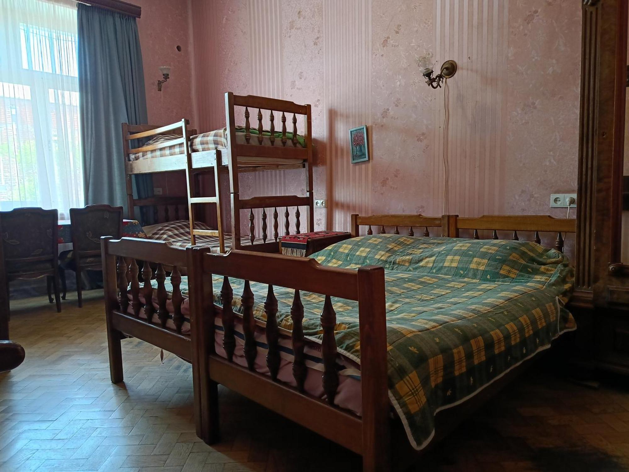 Guest House Irina Тбилиси Екстериор снимка
